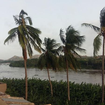 Riverside Homestay Hampi Luaran gambar