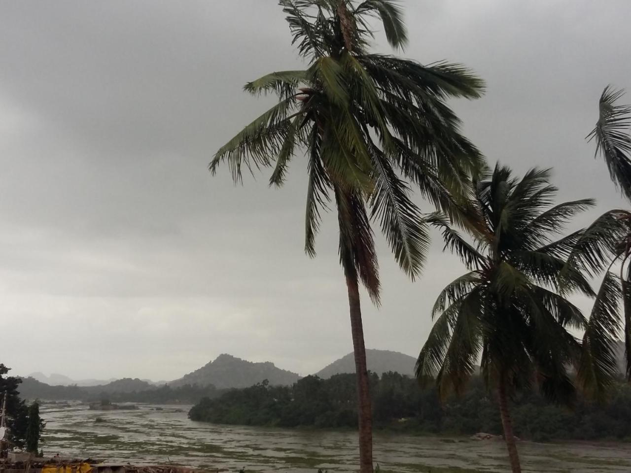 Riverside Homestay Hampi Luaran gambar